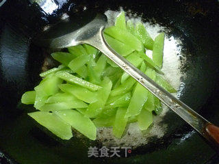 美味鸭爪炒莴笋的做法步骤：5