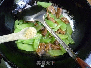 美味鸭爪炒莴笋的做法步骤：10