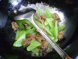 美味鸭爪炒莴笋的做法步骤：11