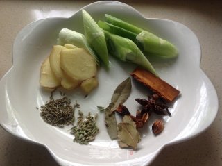 [私家酱牛肉]的做法步骤：2
