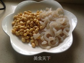 酱焖肉皮黄豆的做法步骤：1