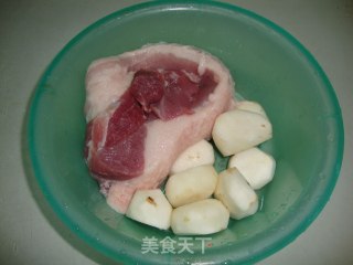 【清蒸狮子头】----母亲节的礼物的做法步骤：1