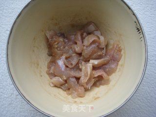 芜茜番茄炖鲈鱼的做法步骤：3