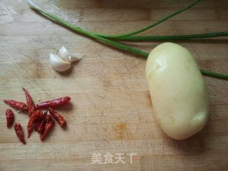 酸辣土豆丝的做法步骤：1