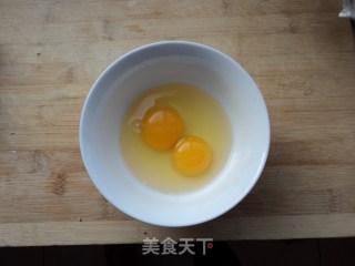 蒜苗炒鸡蛋的做法步骤：2
