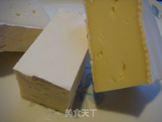 布里芝士,香醋和烤面包加沙拉的做法步骤：1