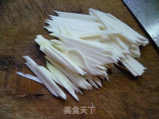 榨菜茭白炒鸡蛋的做法步骤：6