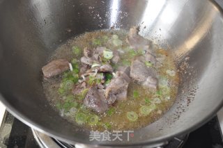 山芹菜炒肉的做法步骤：4