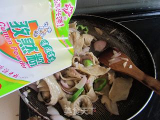手撕孜然面筋的做法步骤：6