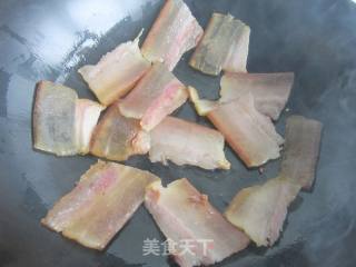 干锅腊肉的做法步骤：7