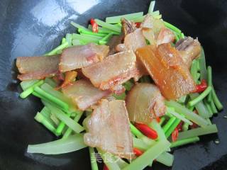 干锅腊肉的做法步骤：10