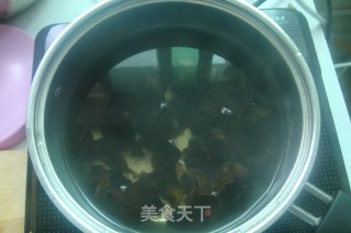 洋葱拌木耳的做法步骤：2