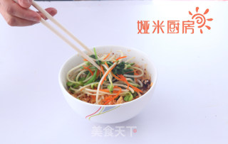 五彩蔬菜拌饭的做法步骤：4
