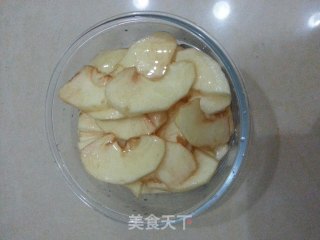 蜂蜜苹果三明治的做法步骤：1