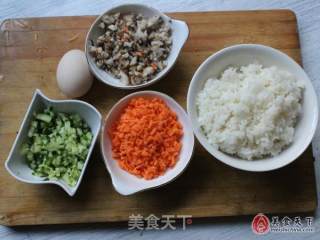 蛋包饭的做法步骤：1