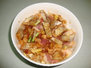 【咸鱼蒸肉】-------一道省油又省盐的菜哈的做法步骤：4