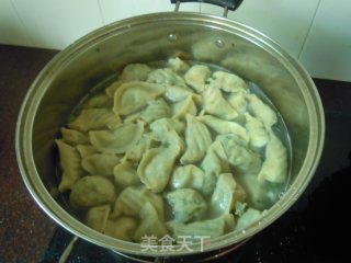 猪肉韭菜水饺的做法步骤：5