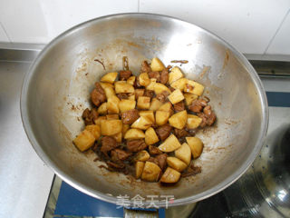 土豆烧肉的做法步骤：6