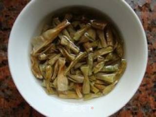 干豇豆粉蒸肉的做法步骤：1