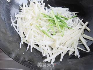 土豆炒鸡蛋的做法步骤：8