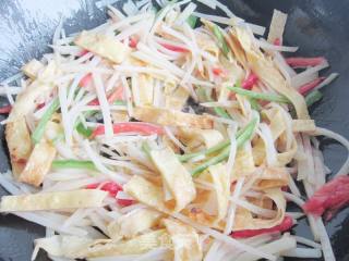 土豆炒鸡蛋的做法步骤：12