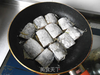 煎带鱼的做法步骤：5