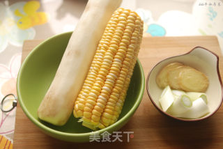 鲜醇营养安神清热健脾补肾的美味汤汁—玉米山药龙骨汤的做法步骤：2