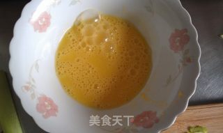 苦瓜炒鸡蛋的做法步骤：2