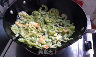 苦瓜炒鸡蛋的做法步骤：6