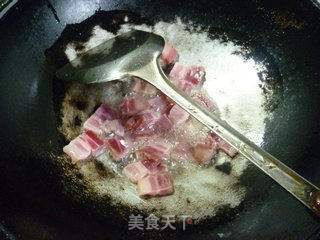 风干肉腐竹炒蚕豆的做法步骤：7