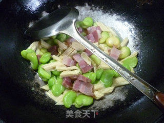 风干肉腐竹炒蚕豆的做法步骤：13