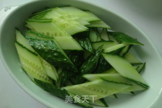 黄瓜炒鸡蛋的做法步骤：1