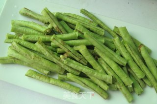 超级下饭菜~~土豆焖豆角的做法步骤：3