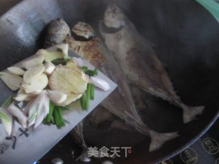 鲅鱼炖粉条的做法步骤：7