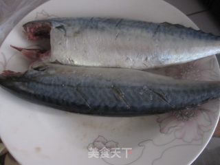 啤酒鲅鱼炖茄子的做法步骤：2