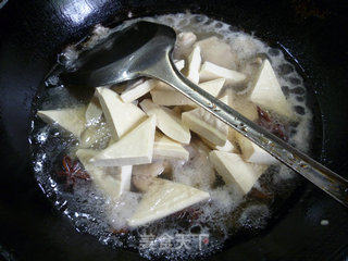 鸡翅烧豆腐干的做法步骤：10