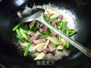 腐竹风干肉炒梅豆的做法步骤：14