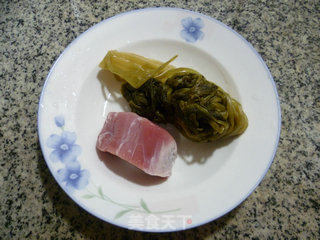 雪菜里脊肉炒年糕的做法步骤：2