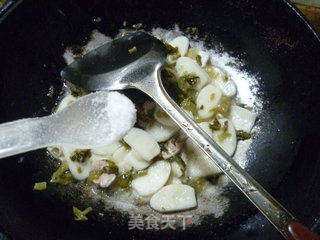 雪菜里脊肉炒年糕的做法步骤：11