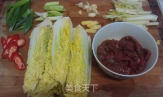 白菜牛肉煲的做法步骤：1