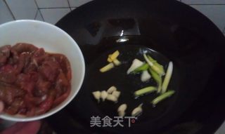 白菜牛肉煲的做法步骤：2