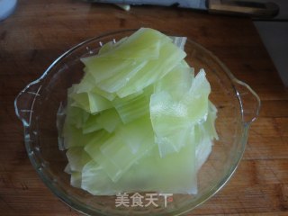 凉拌青笋的做法步骤：5