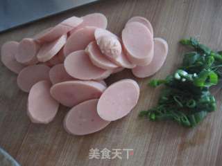 金针菇火腿肠炒蛋的做法步骤：7