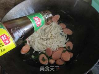 金针菇火腿肠炒蛋的做法步骤：13
