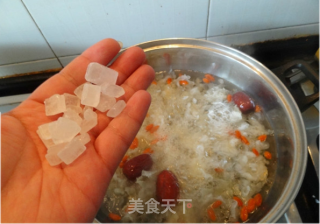 冰糖银耳莲子汤的做法步骤：6