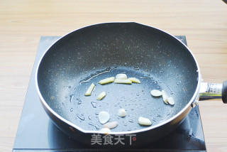 一抹小清新——腊肉炒菜心的做法步骤：3