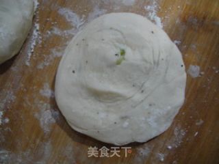 简单版椒盐小肉发面饼的做法步骤：9