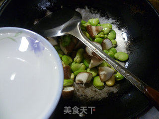 香菇炒蚕豆的做法步骤：8