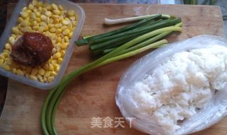 叉烧炒饭的做法步骤：1