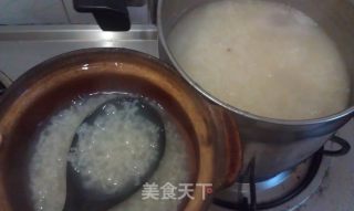 陈皮肉丸砂锅粥的做法步骤：2